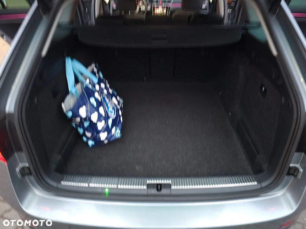 Skoda Superb 2.0 TDI DSG Premium Edition - 21