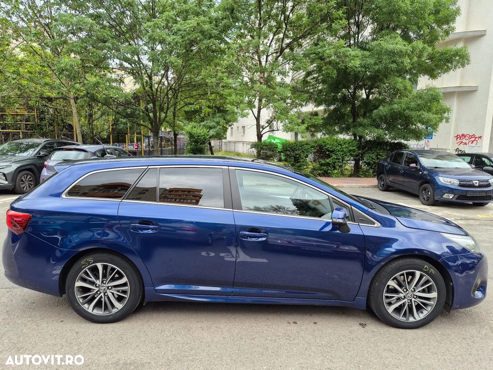 Toyota Avensis 2.0 D-4D Executive - 8