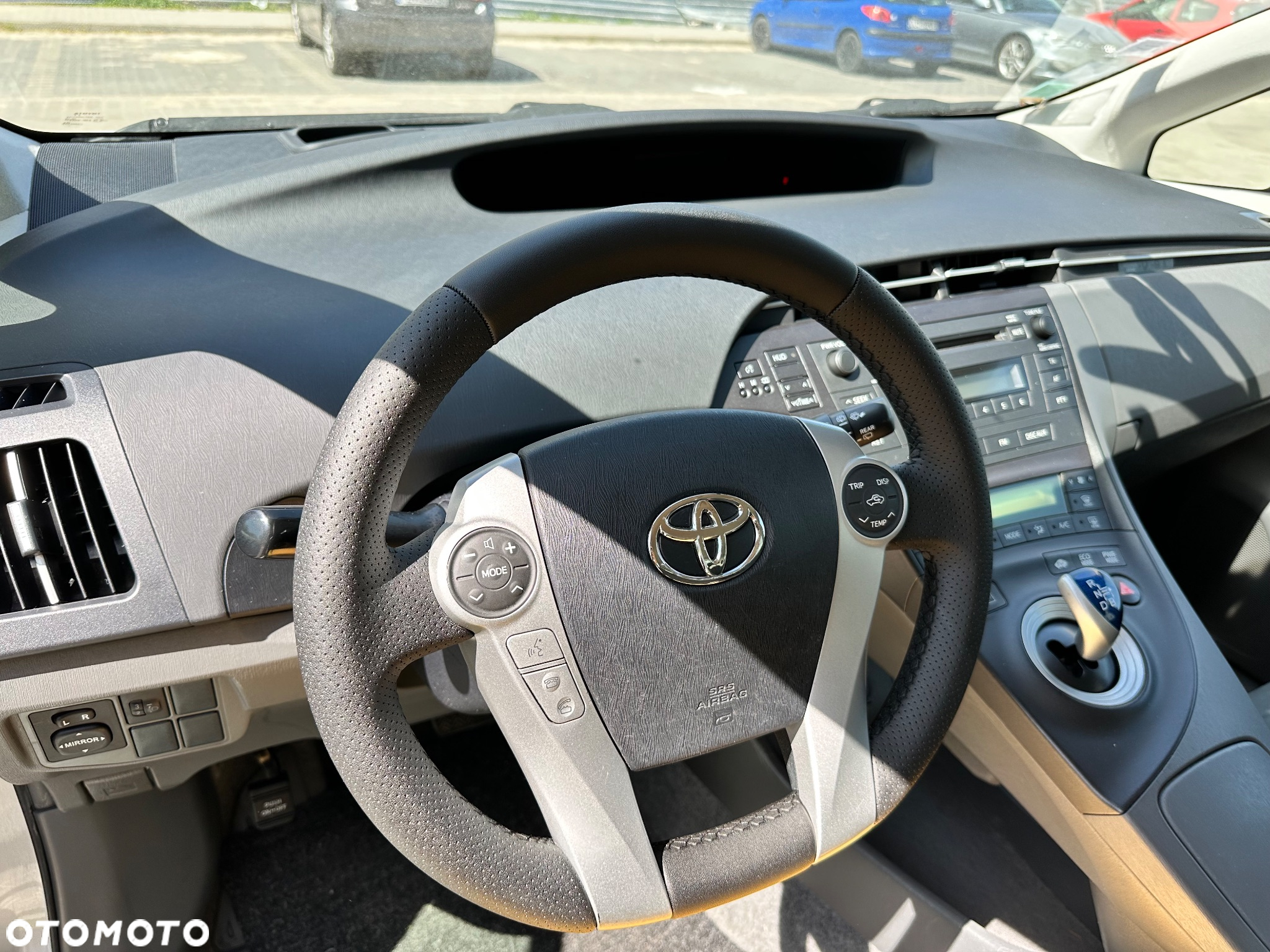 Toyota Prius (Hybrid) Comfort - 12