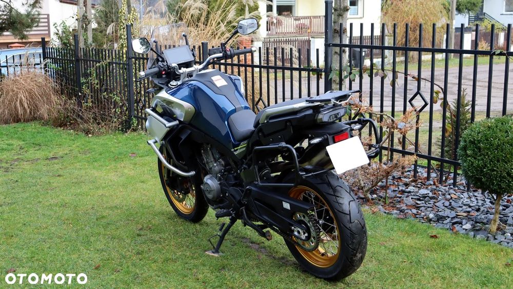 CFMoto 800MT Touring - 14