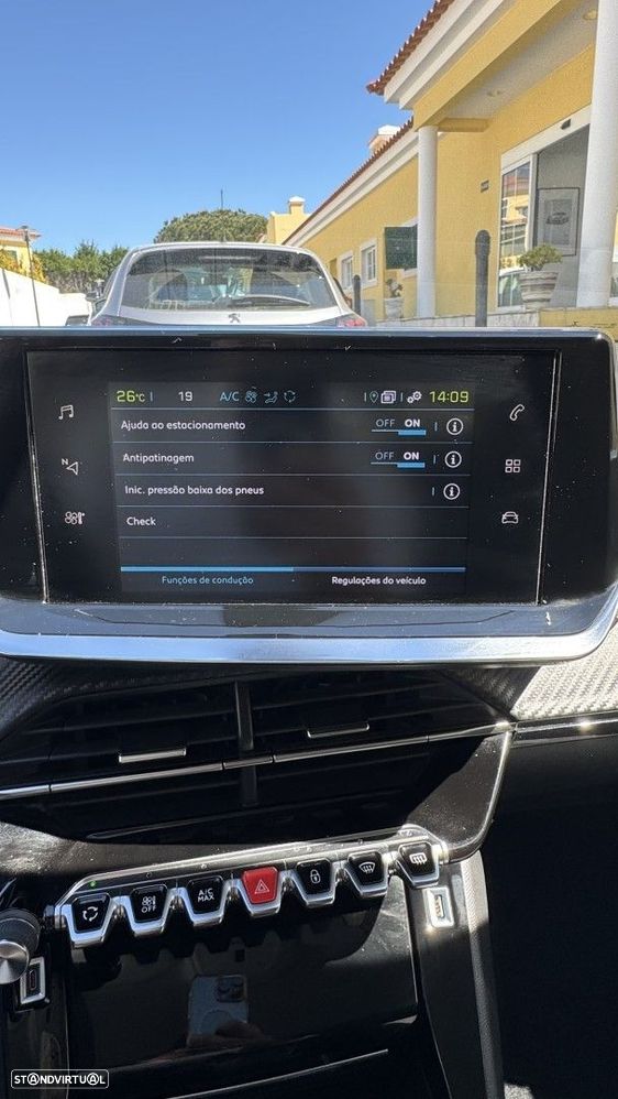 Peugeot e-2008 50 kWh Allure Pack - 13