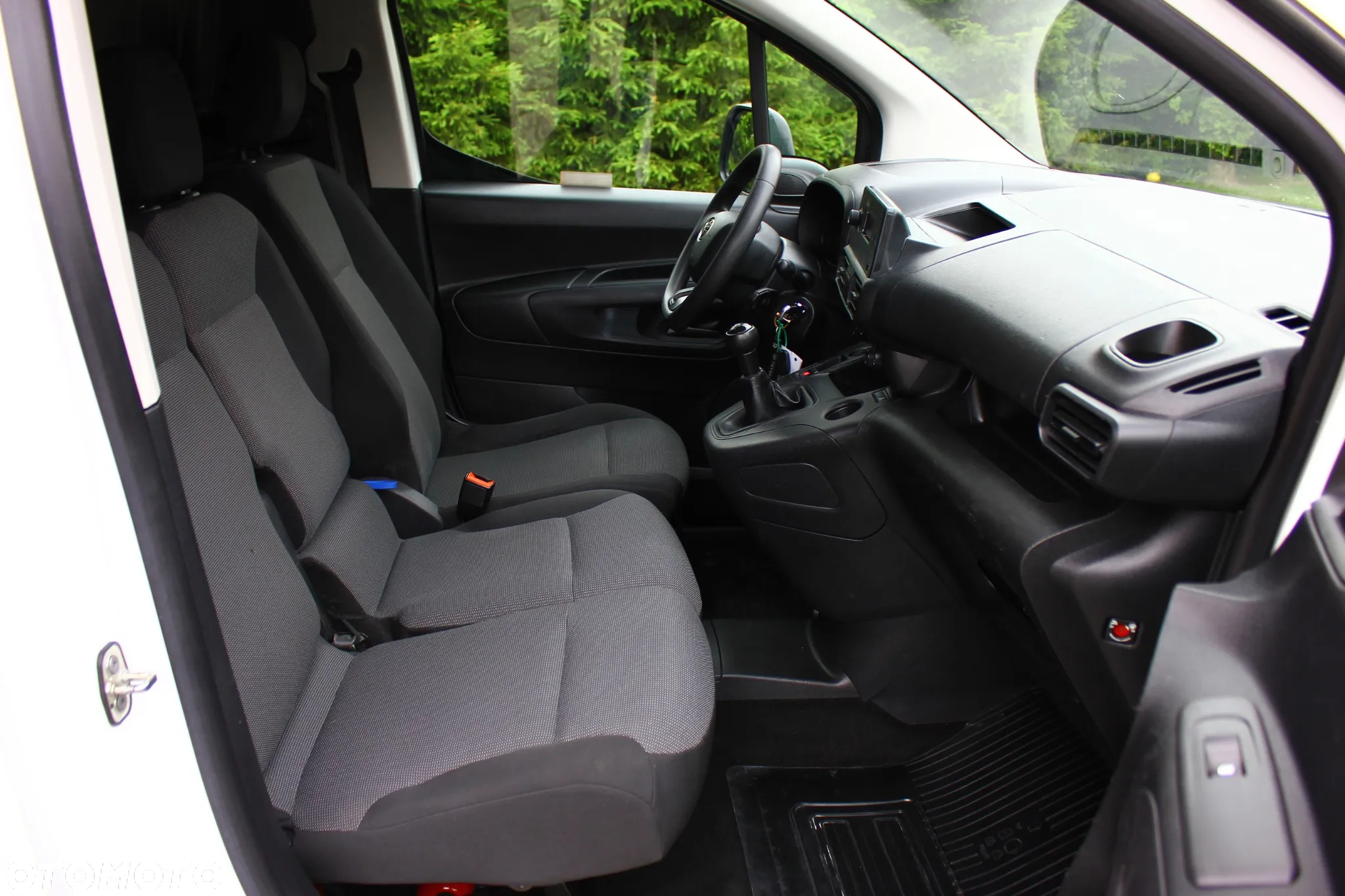 Toyota Proace City 1.5D-4D 102KM LONG L2  3 Osobowy Blaszak - 33