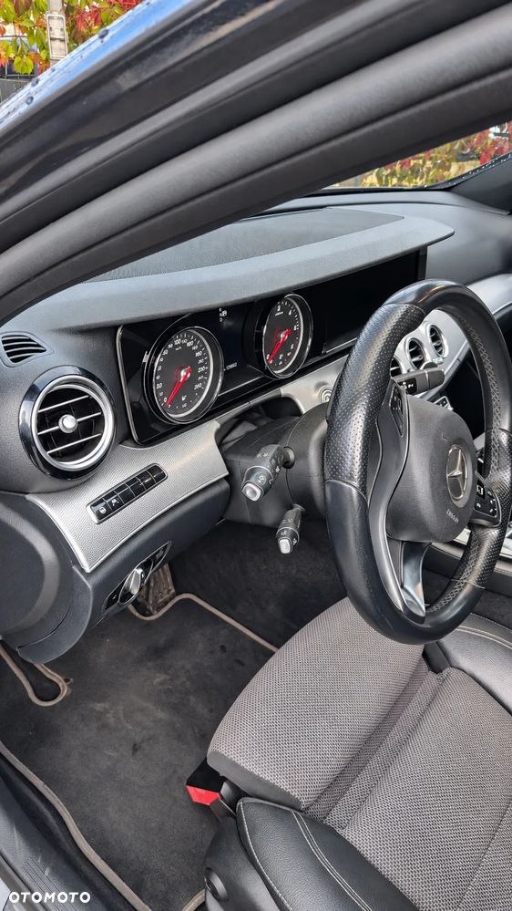 Mercedes-Benz Klasa E 220 d 9G-TRONIC - 10