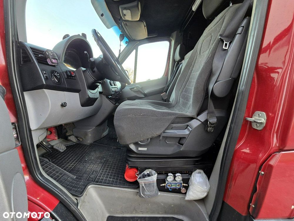 Mercedes-Benz Sprinter - 22