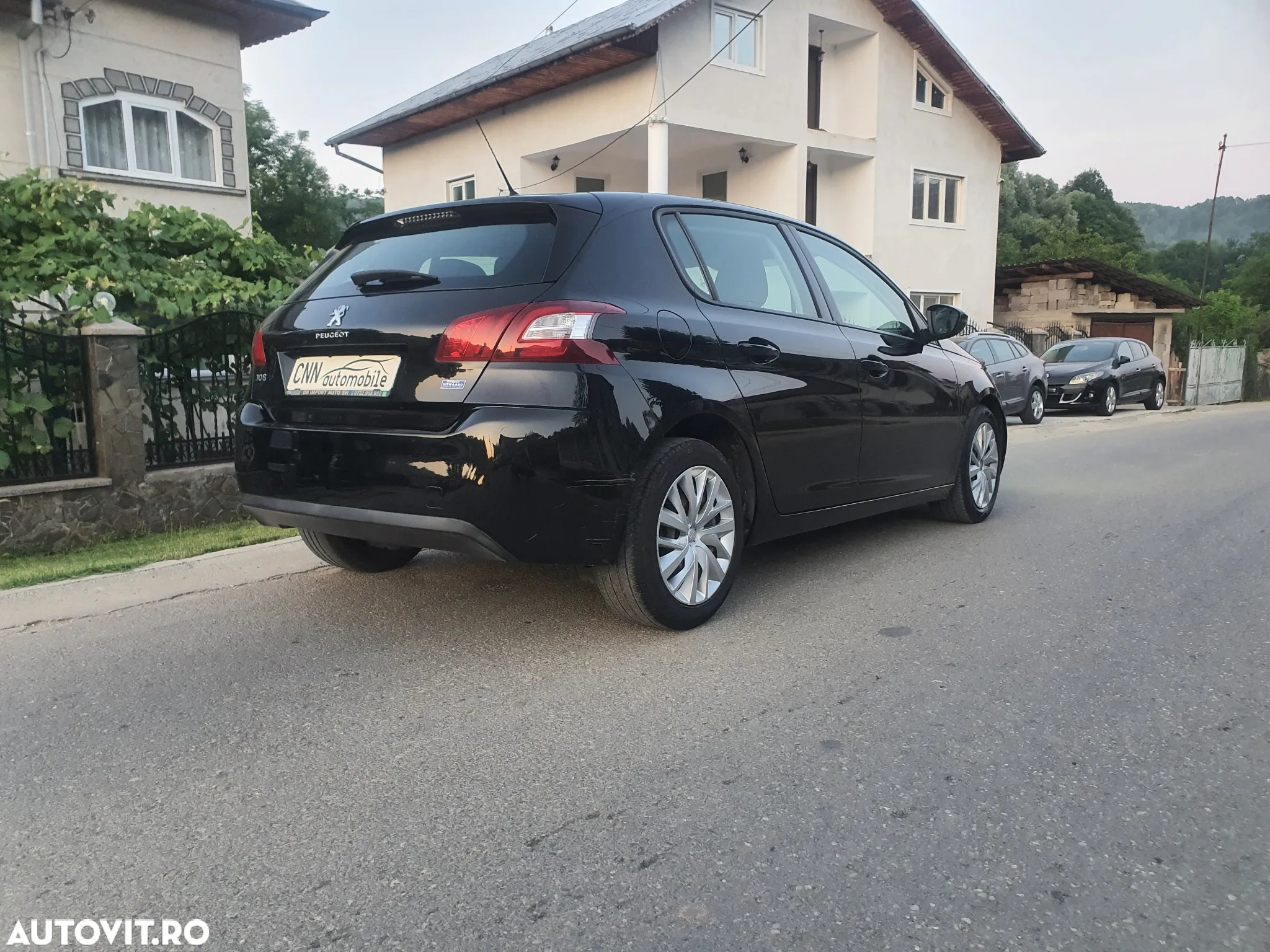 Peugeot 308 1.2 L PureTech Turbo Access - 11