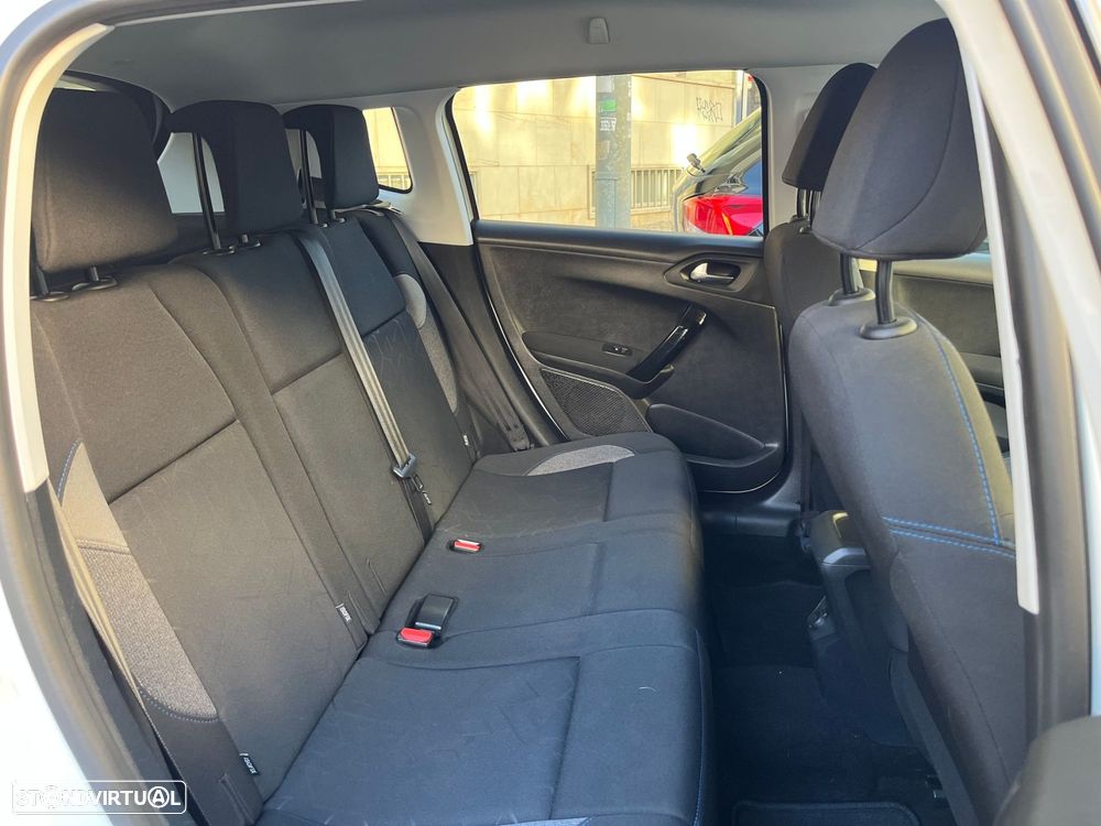 Peugeot 2008 1.5 BlueHDi Signature - 17