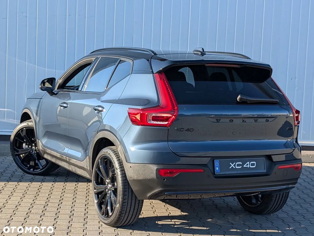 Volvo XC 40 B4 AWD Ultimate Dark - 2