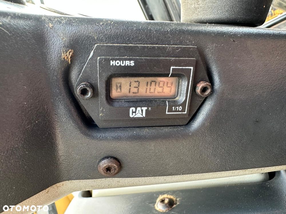 Caterpillar CAT 908 - 20