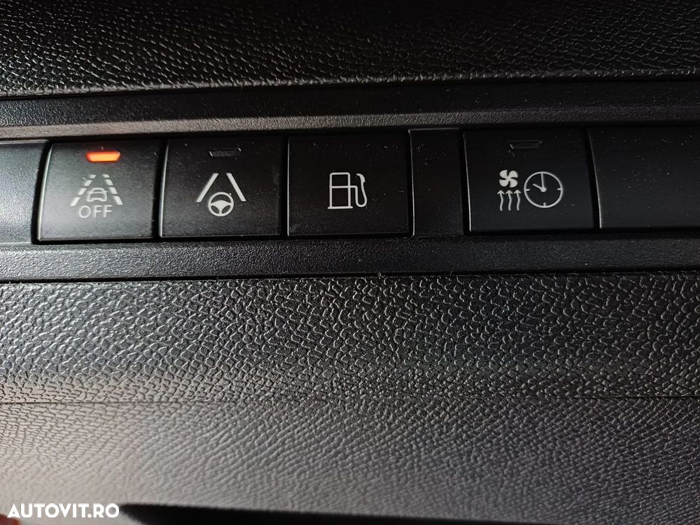 Peugeot 3008 PHEV 180 EAT8 Allure Pack - 31