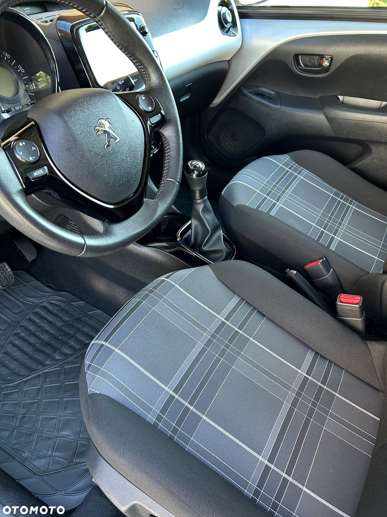 Peugeot 108 - 15