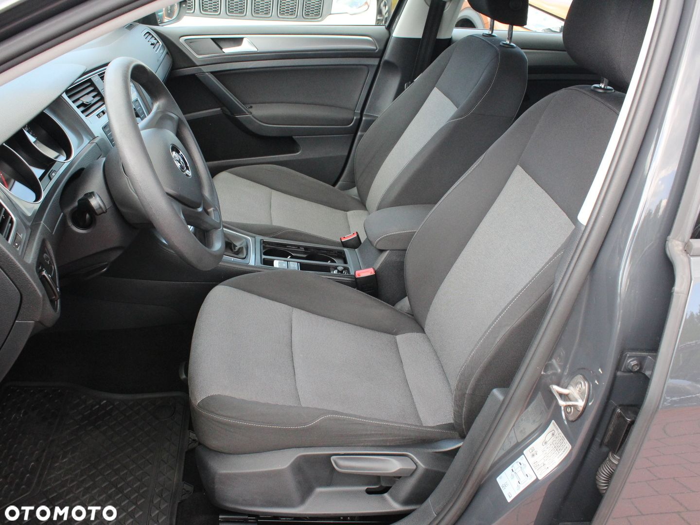 Volkswagen Golf - 9