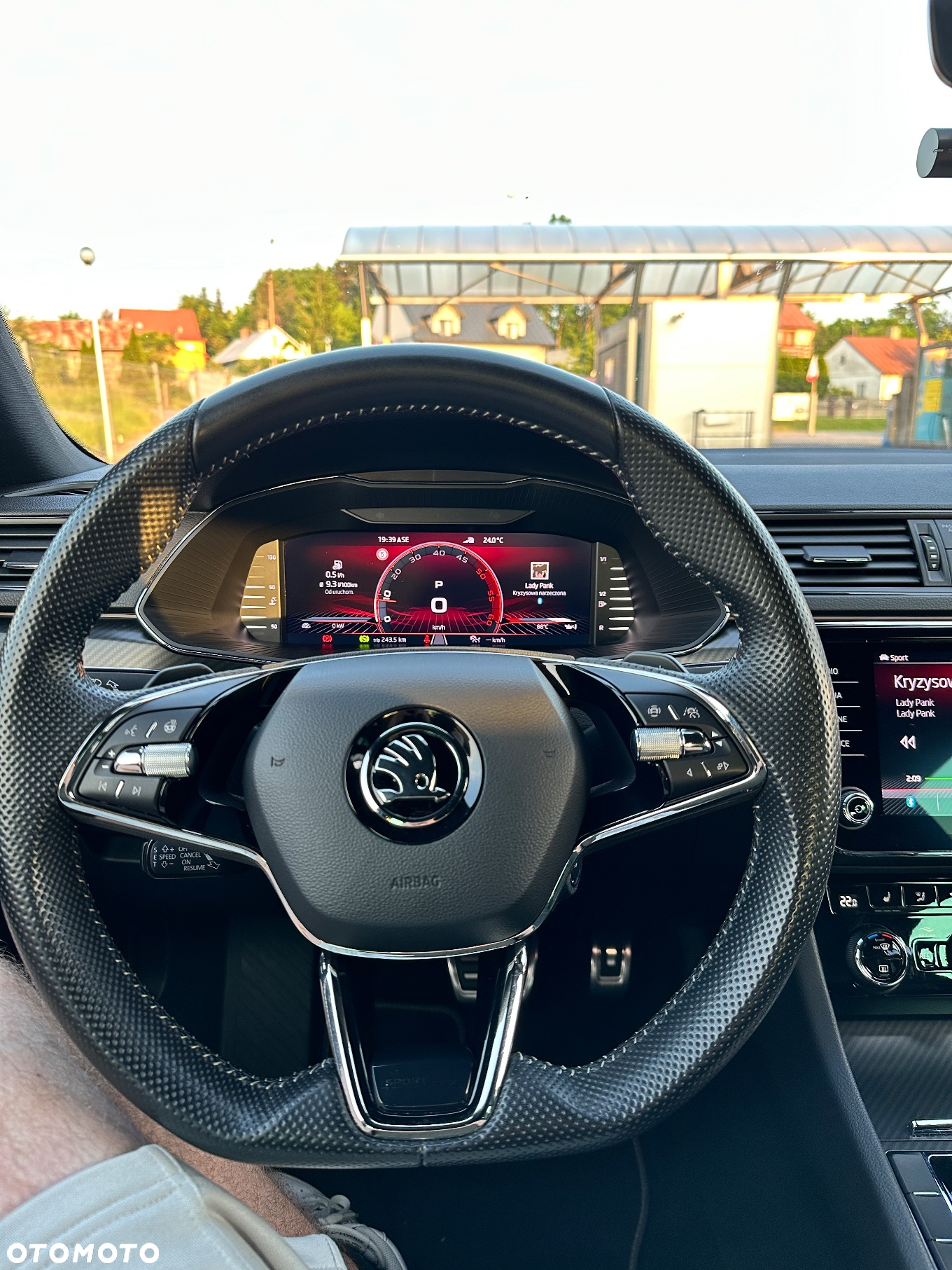 Skoda Superb 2.0 TDI DSG Sportline - 27