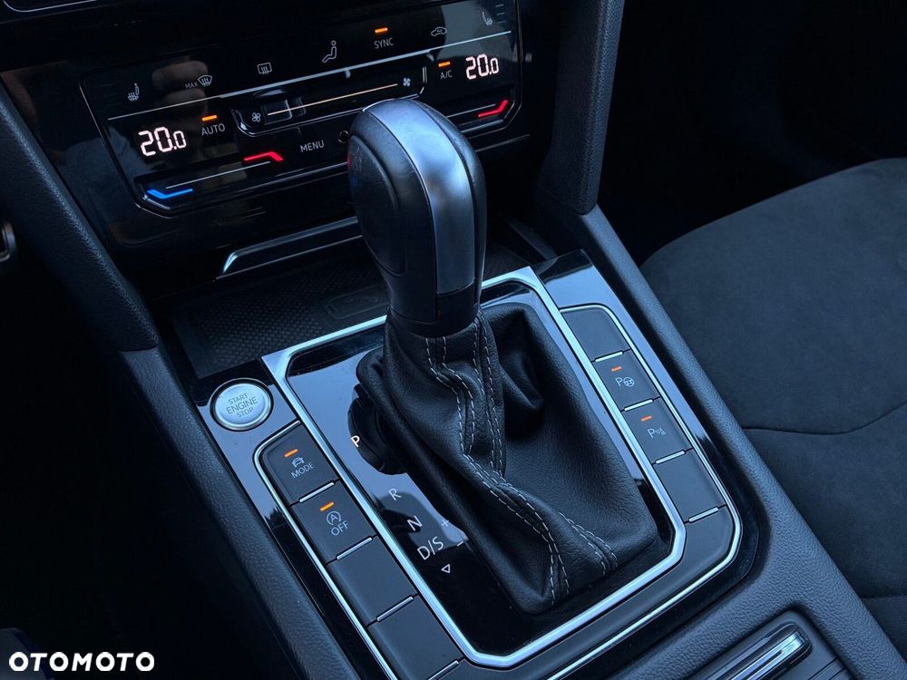 Volkswagen Arteon 2.0 TDI R-Line DSG - 24