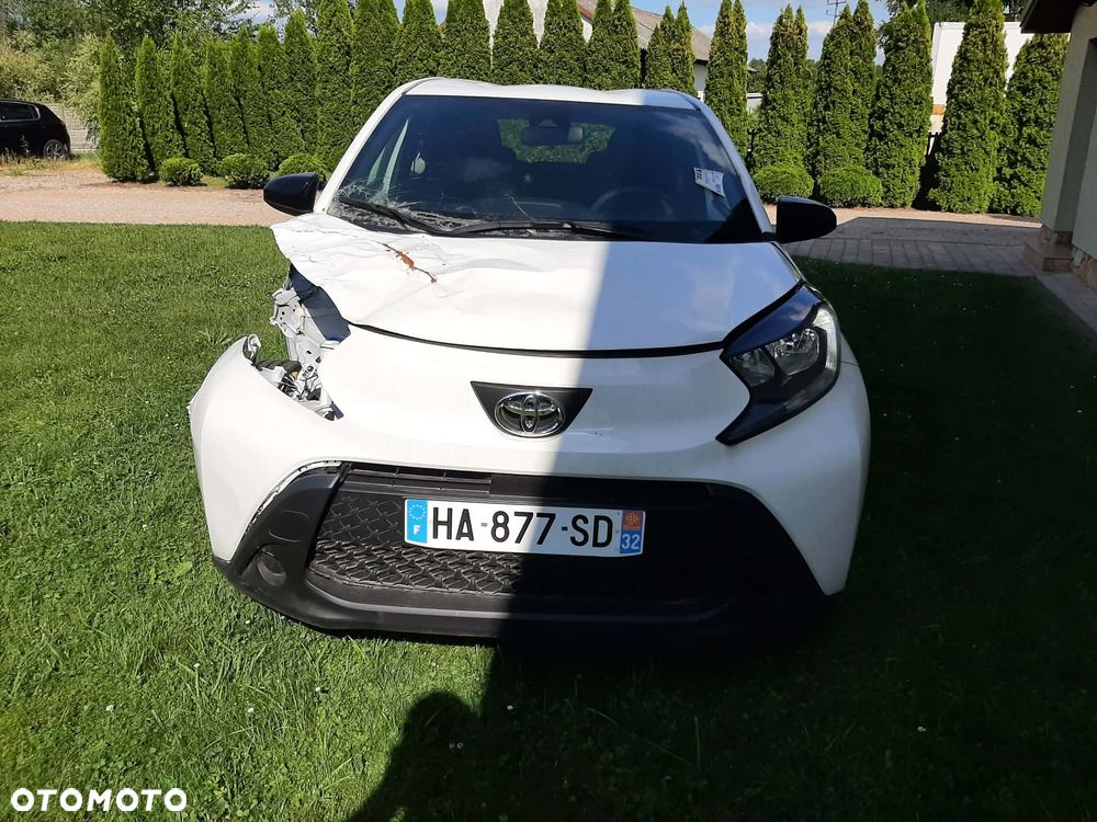 Toyota Aygo X Business Edition - 2