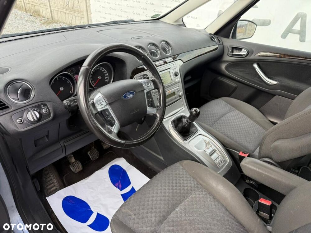 Ford Galaxy 2.0 Ghia - 15