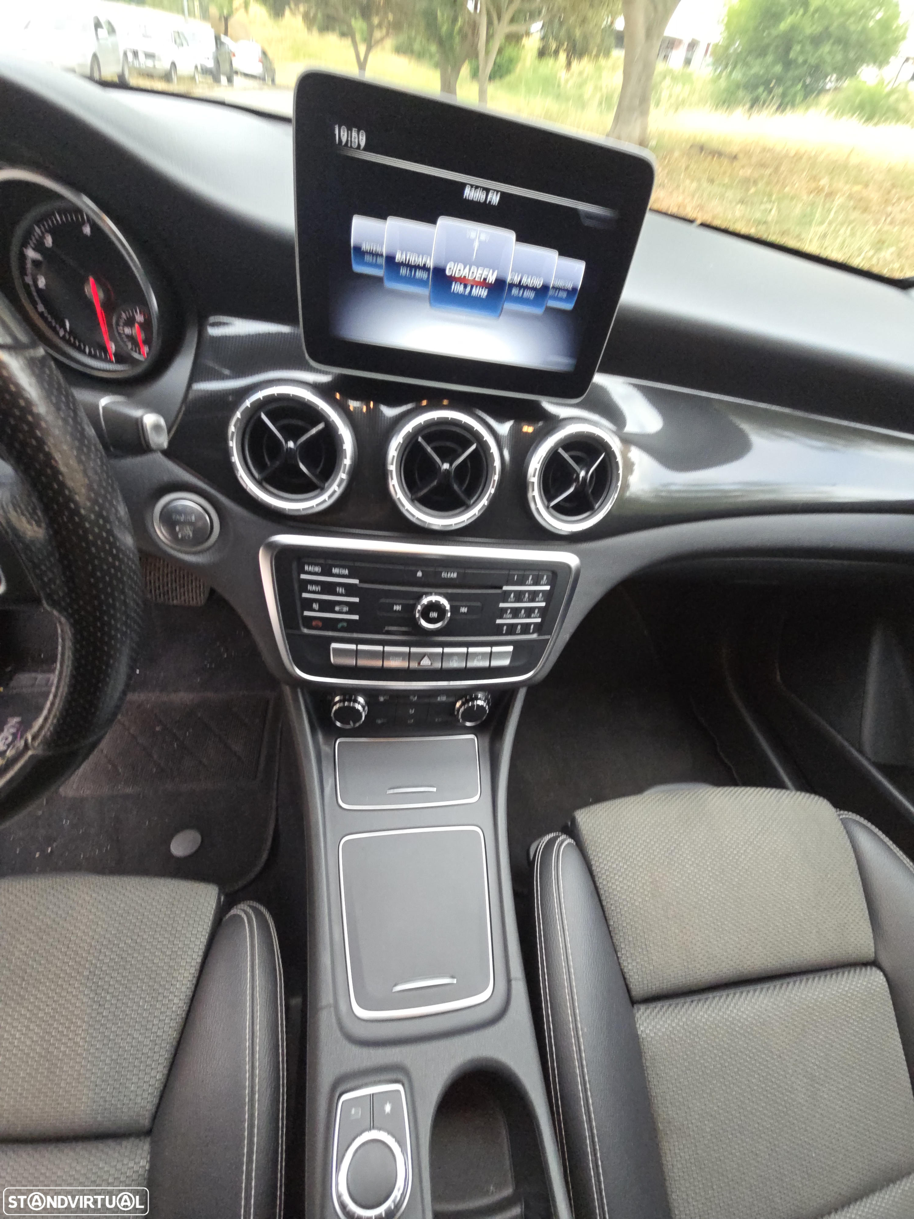 Mercedes-Benz CLA 200 d Shooting Brake Urban Aut. - 23
