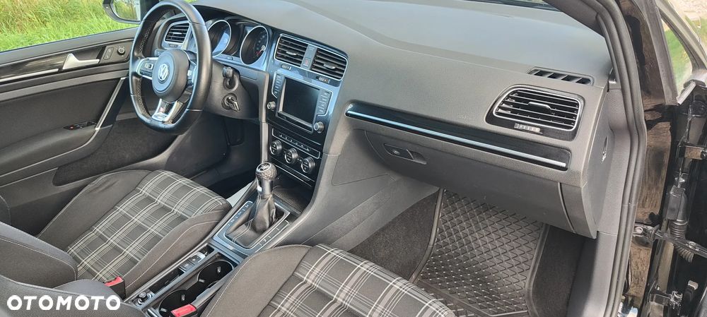 Volkswagen Golf 2.0 TDI BMT GTD - 19