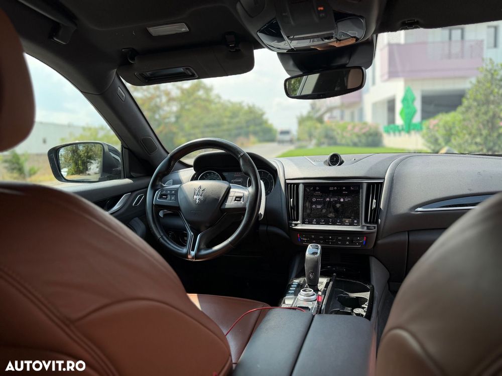 Maserati Levante - 12