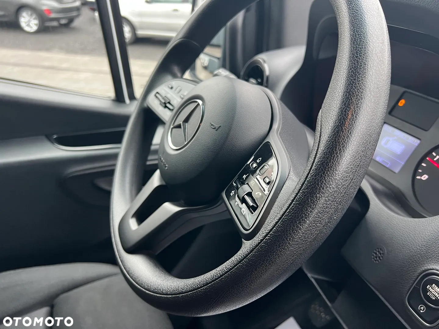 Mercedes-Benz Sprinter - 13