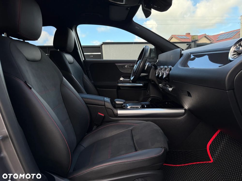 Mercedes-Benz GLA 200 d 4-Matic AMG Line - 19