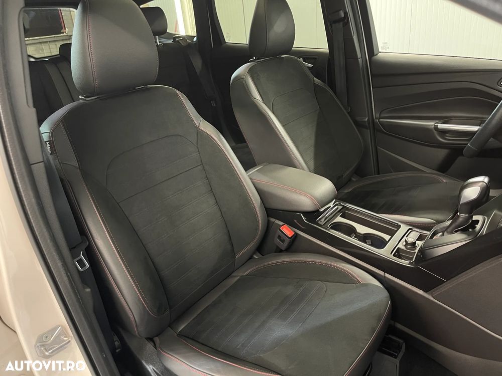 Ford Kuga 2.0 TDCi 4WD Powershift ST-Line - 10