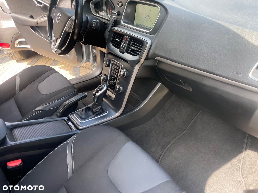 Volvo V40 D2 Powershift Momentum - 10