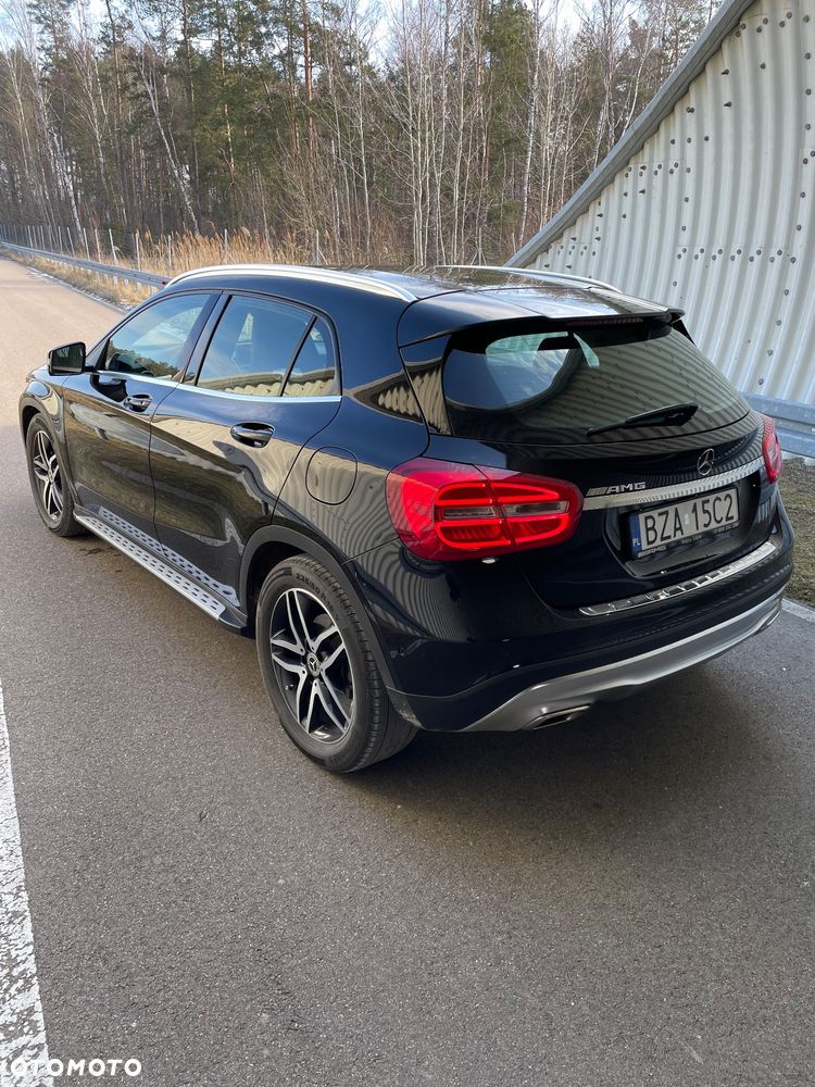 Mercedes-Benz GLA 200 7G-DCT AMG Line - 1