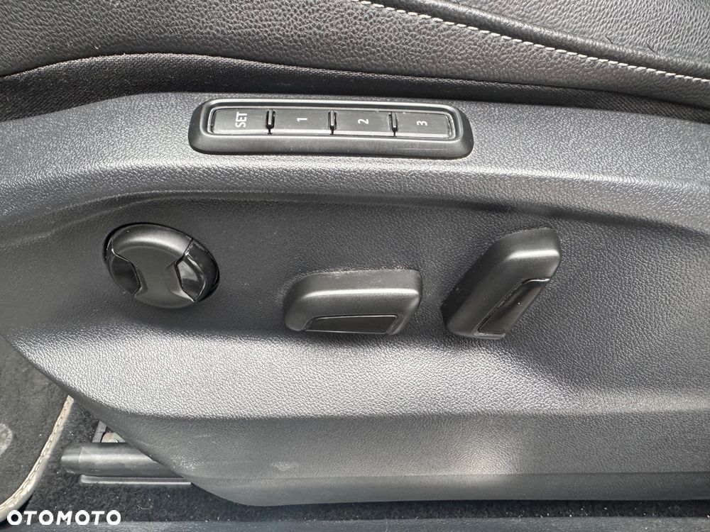 Volkswagen Tiguan 2.0 TDI SCR DSG R-Line - 24