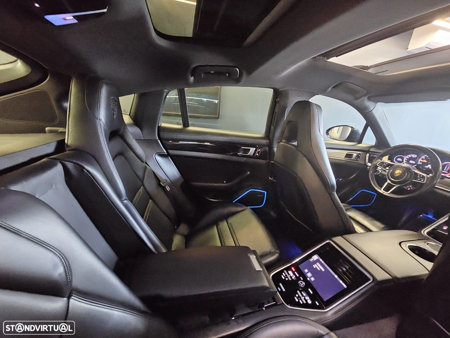 Porsche Panamera 4 E-Hybrid - 24