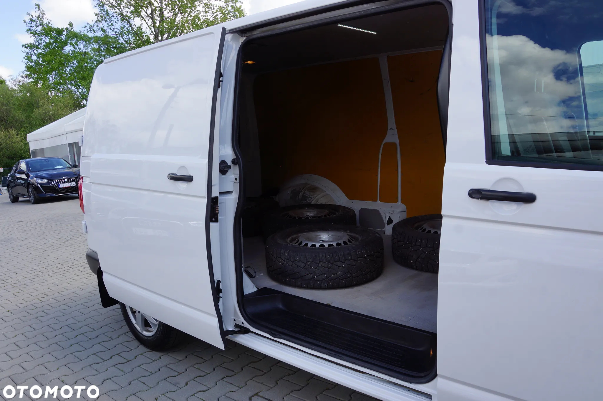 Volkswagen Transporter - 25
