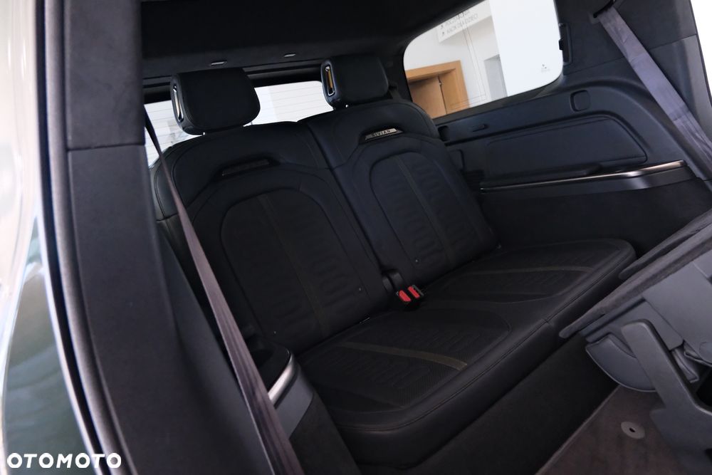 Rivian R1S - 38