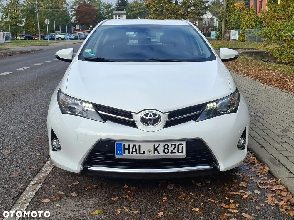 Toyota Auris 1.6 Premium Comfort - 2