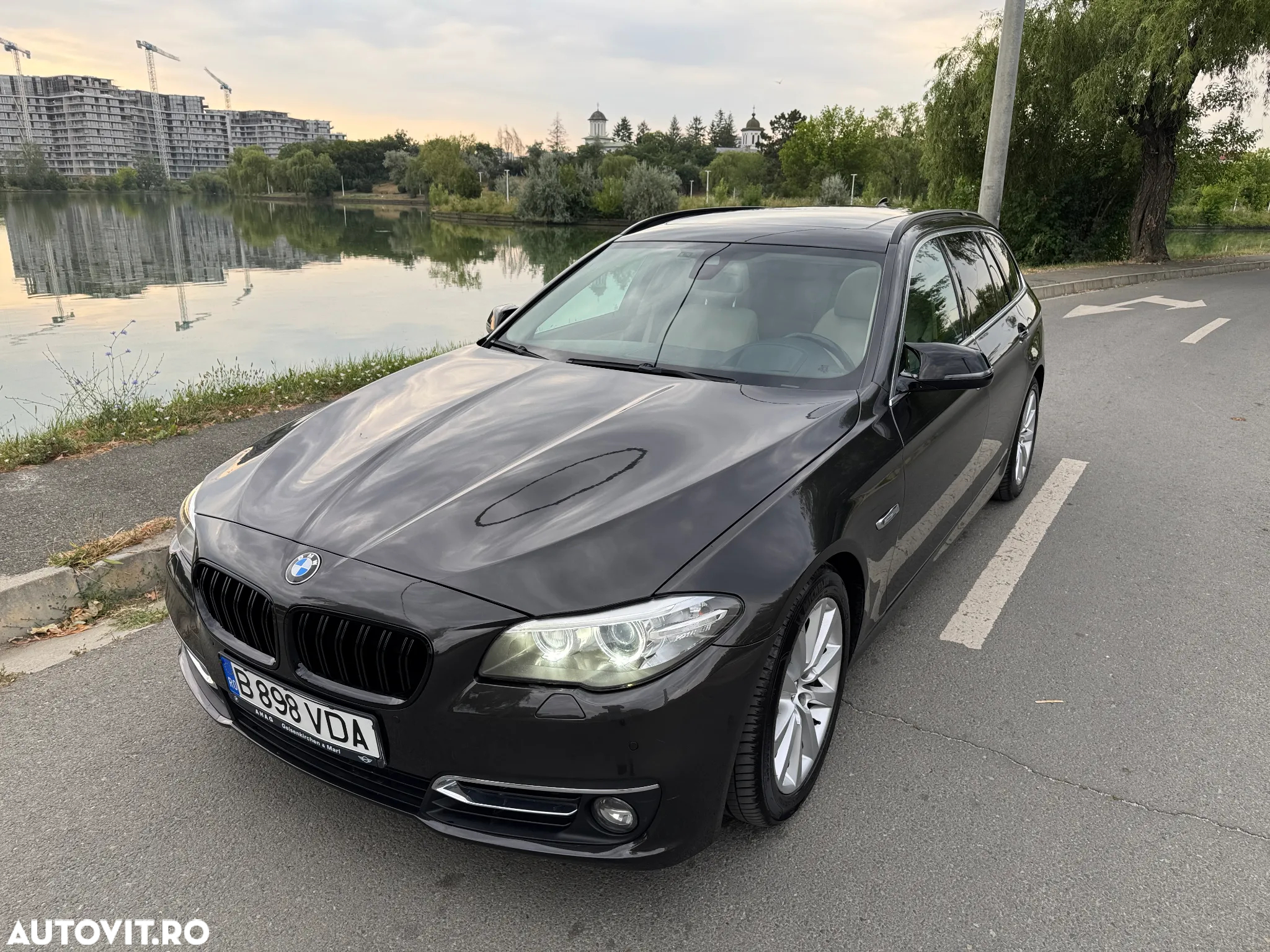 BMW Seria 5 520d xDrive - 25