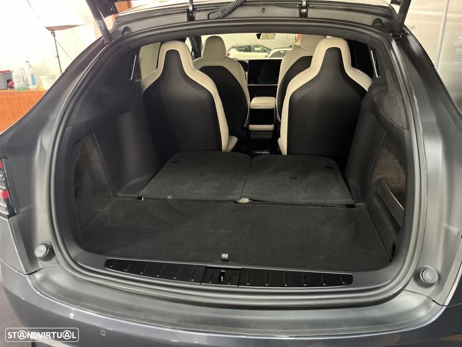 Tesla Model X Plaid AWD - 20
