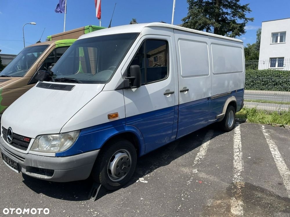 Mercedes-Benz Sprinter - 10