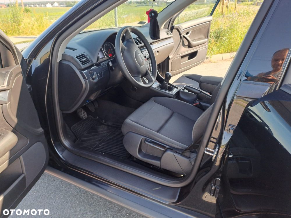 Audi A4 Avant - 10