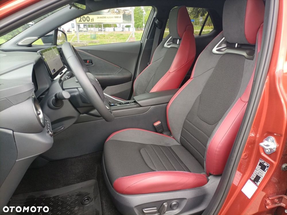 Toyota C-HR - 11
