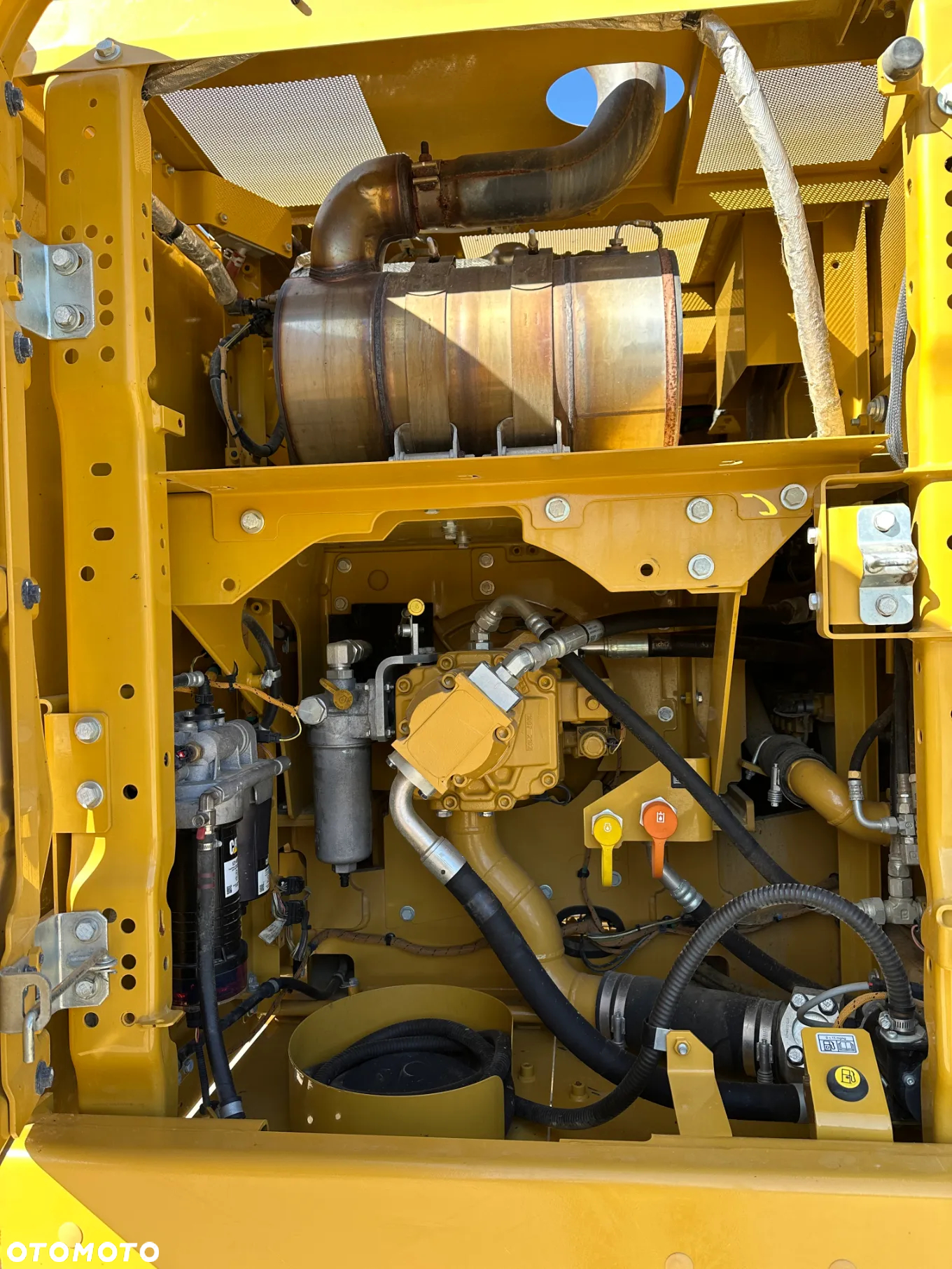 Caterpillar 323 - 27
