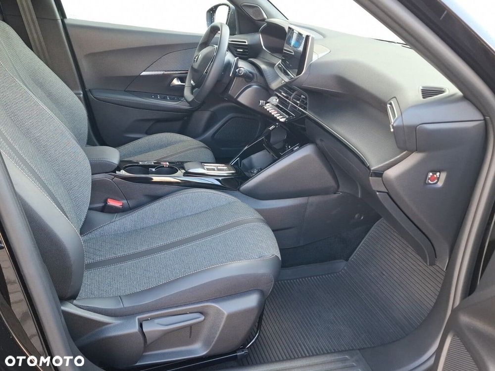Peugeot 2008 1.2 PureTech Allure S&S EAT8 - 24