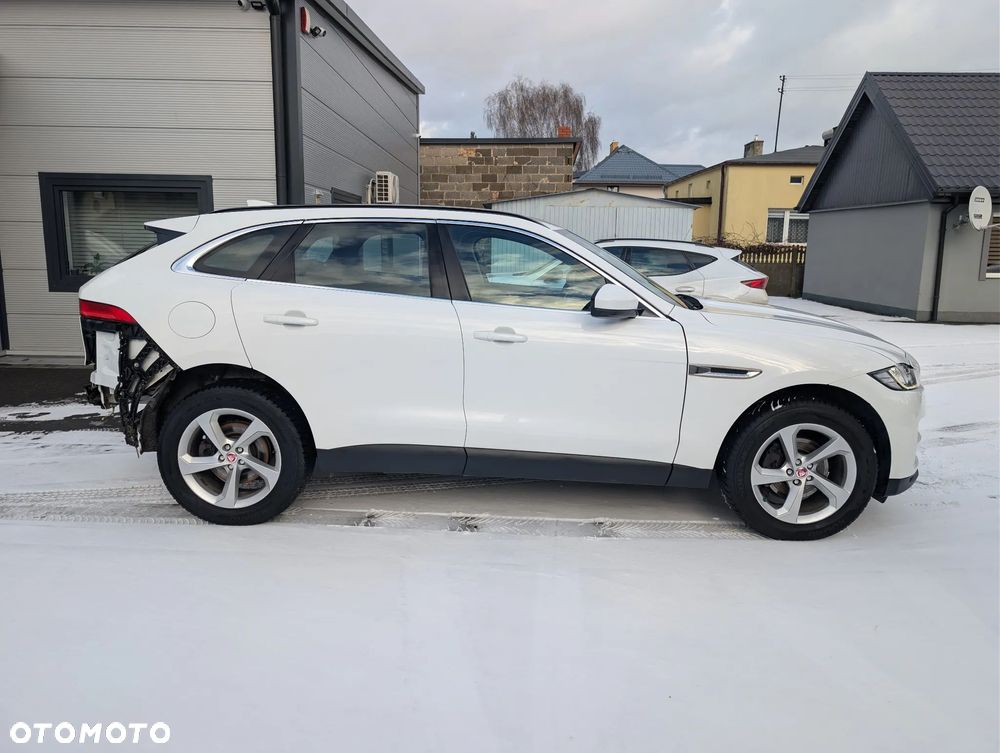 Jaguar F-Pace - 4