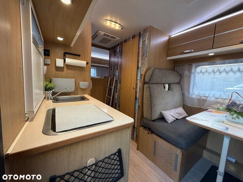 Hobby Kamper,camper I właściciel garażowany 6-osób - 32