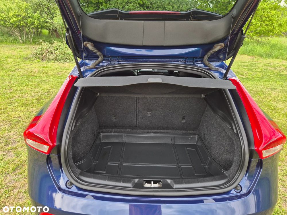 Volvo V40 D4 Drive-E Ocean Race - 10