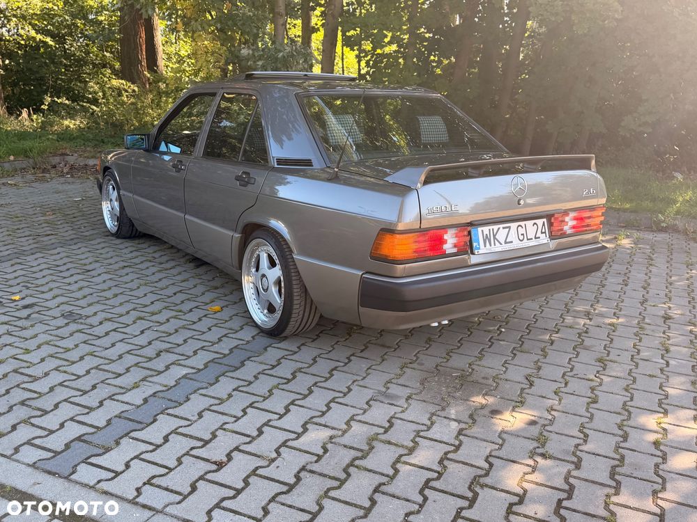Mercedes-Benz W201 (190) - 3