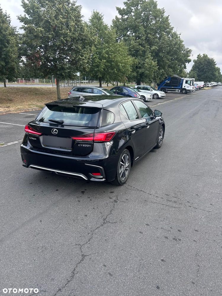 Lexus CT - 7