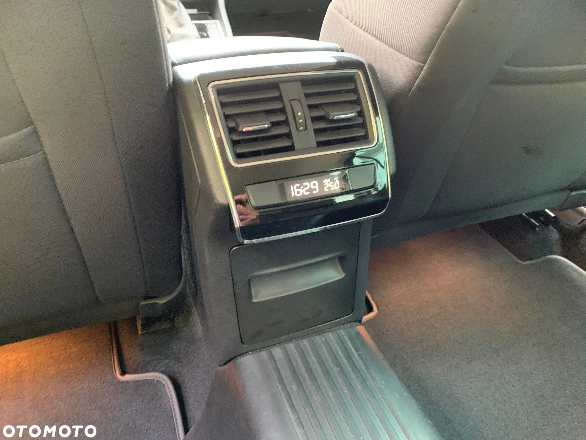 Skoda Superb 1.5 TSI ACT DSG Active - 19