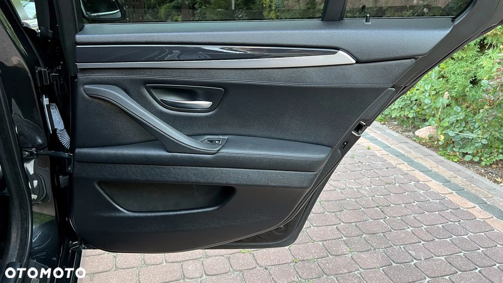 BMW Seria 5 530d Sport-Aut - 30