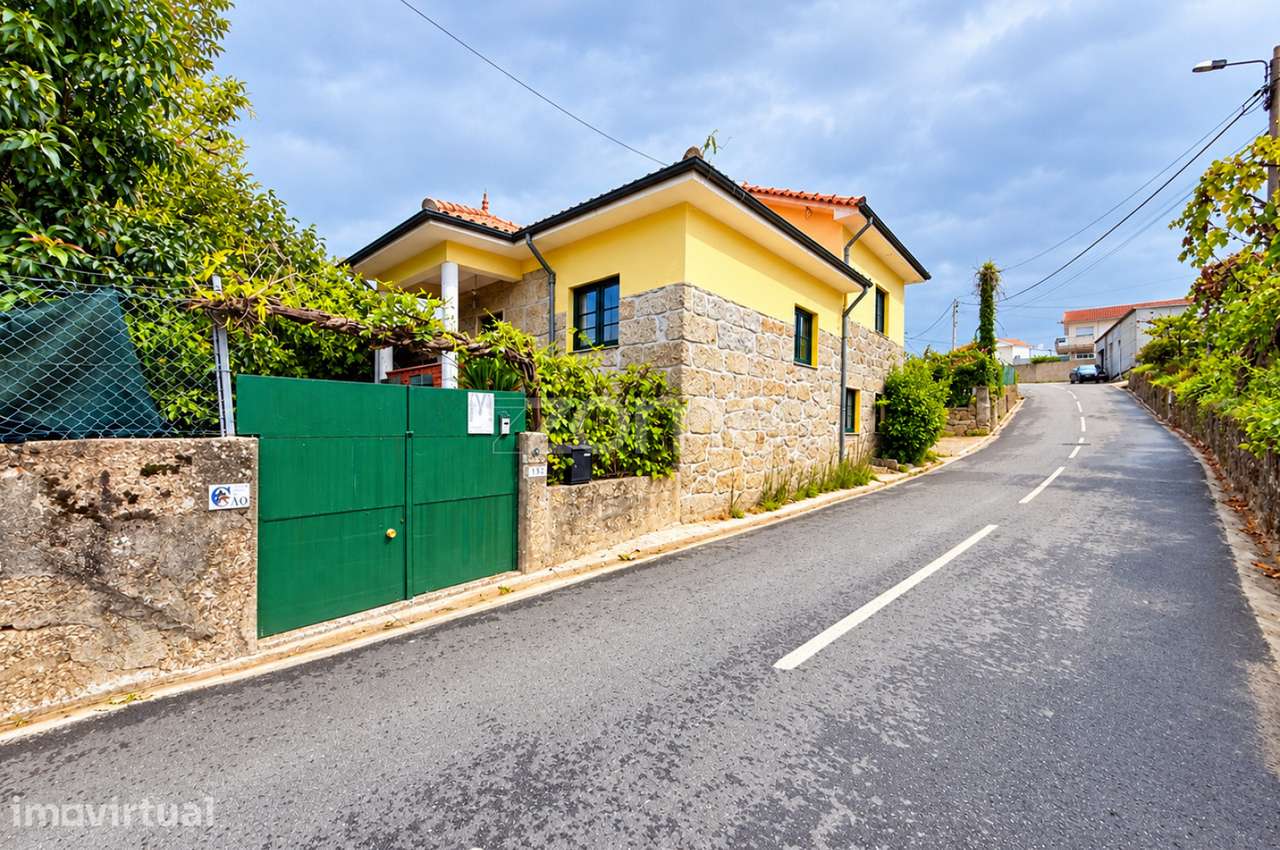 Moradia, 204 m², Arnoso (Santa Maria e Santa Eulália) e Sezures - Grande imagem: 2/60