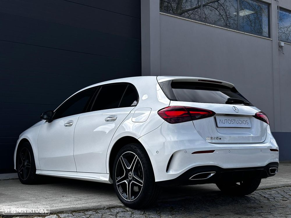 Mercedes-Benz A 250 e 8G-DCT AMG Line - 4