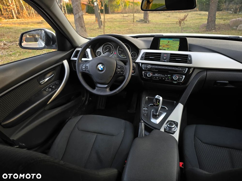 BMW Seria 3 320d Sport Line - 26
