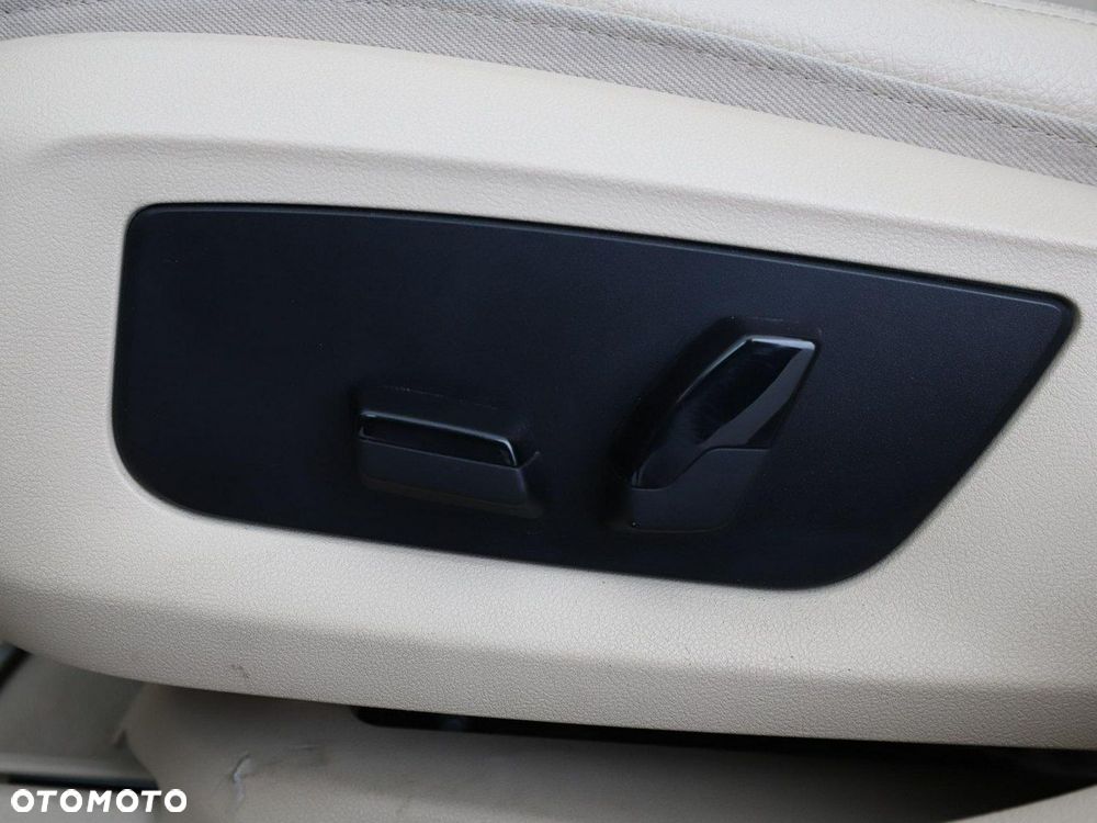 BMW Seria 5 520d xDrive - 41